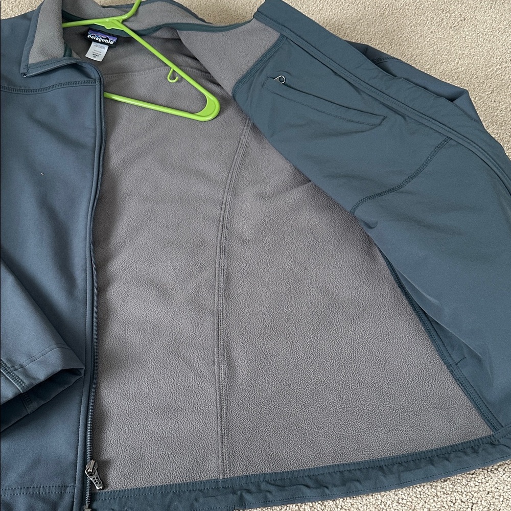 Patagonia full zip soft shell jacket - image 6